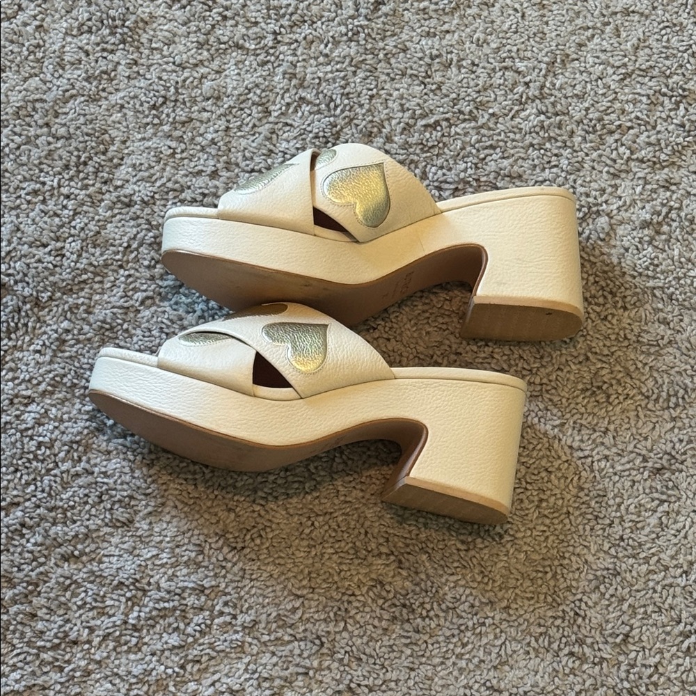 Butrich Ivory Gold Heart Platform Leather Sandal Size 38 - Picture 3 of 6